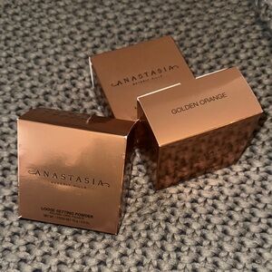 Anastasia Beverly Hills Loose Setting Powder in Golden Orange